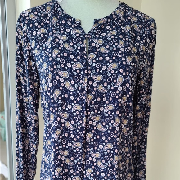 2 Tops,One H&M and One Tom Tailor - Picture 10 of 16